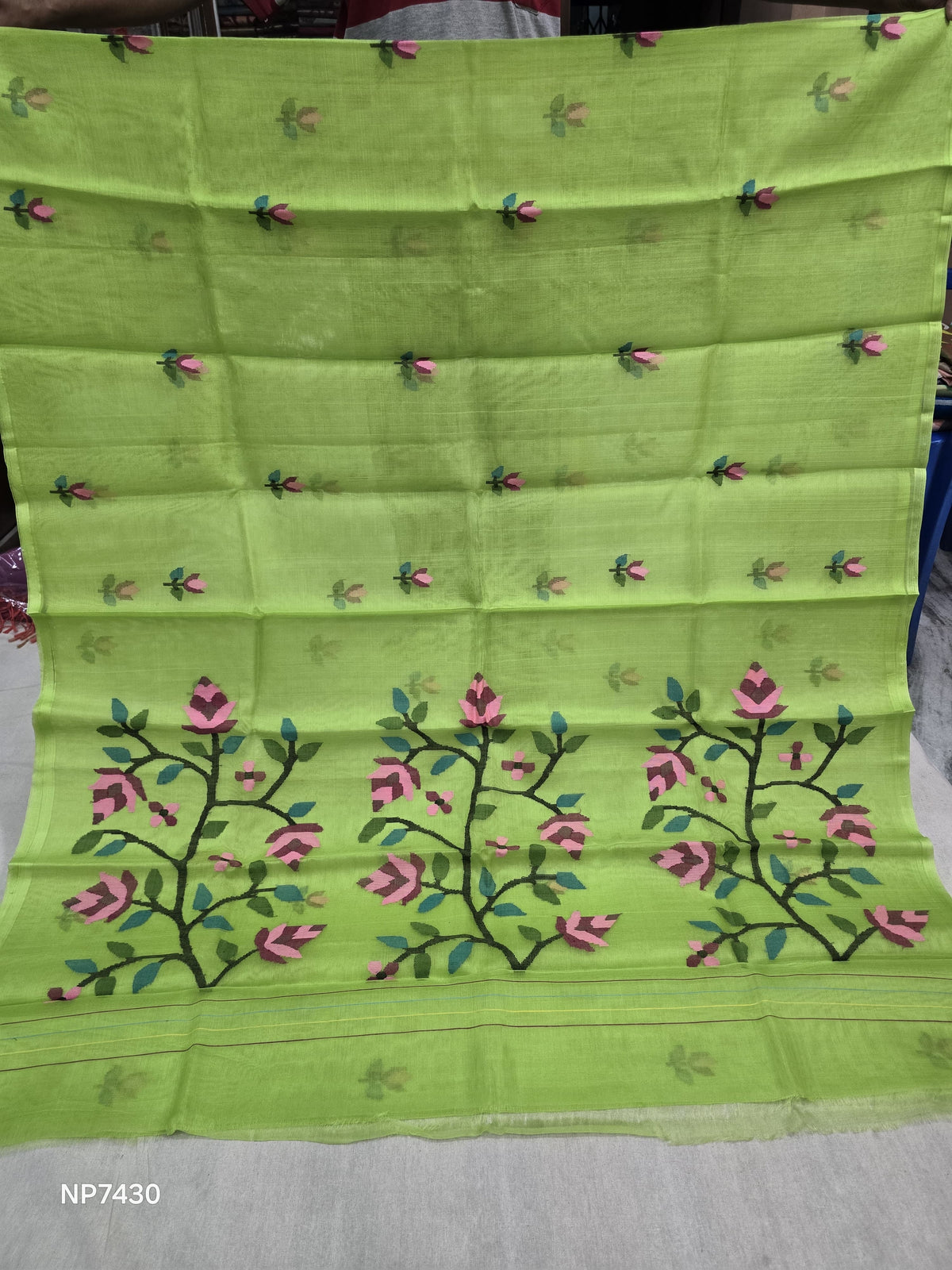 Parijaat Pure Muslin Handloom Saree in Emerald Green